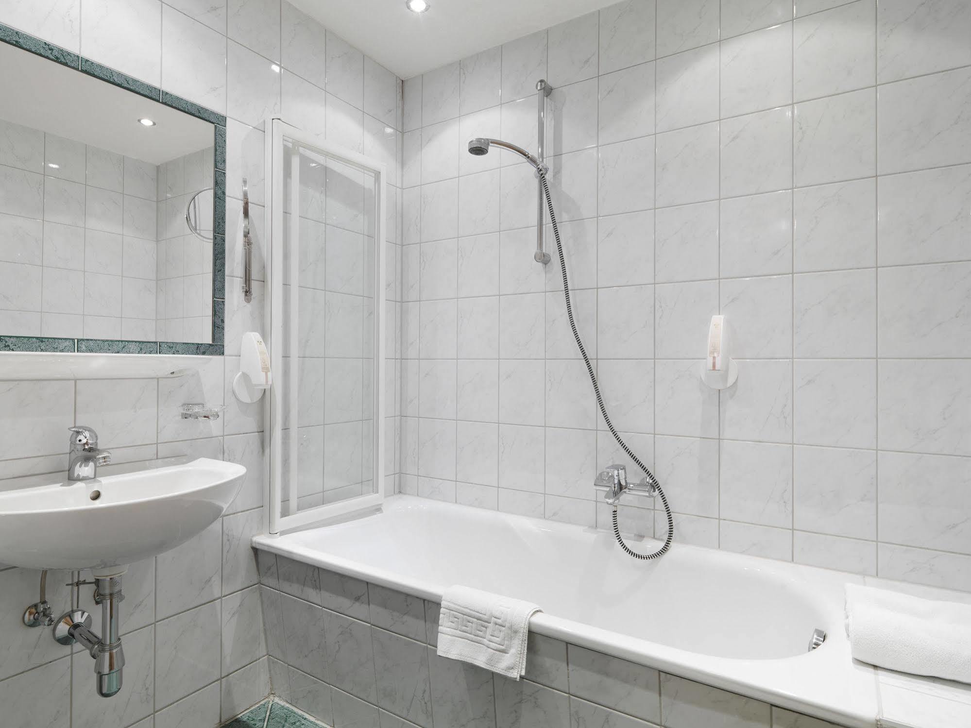 Posthotel Strengen Am Arlberg Ngoại thất bức ảnh