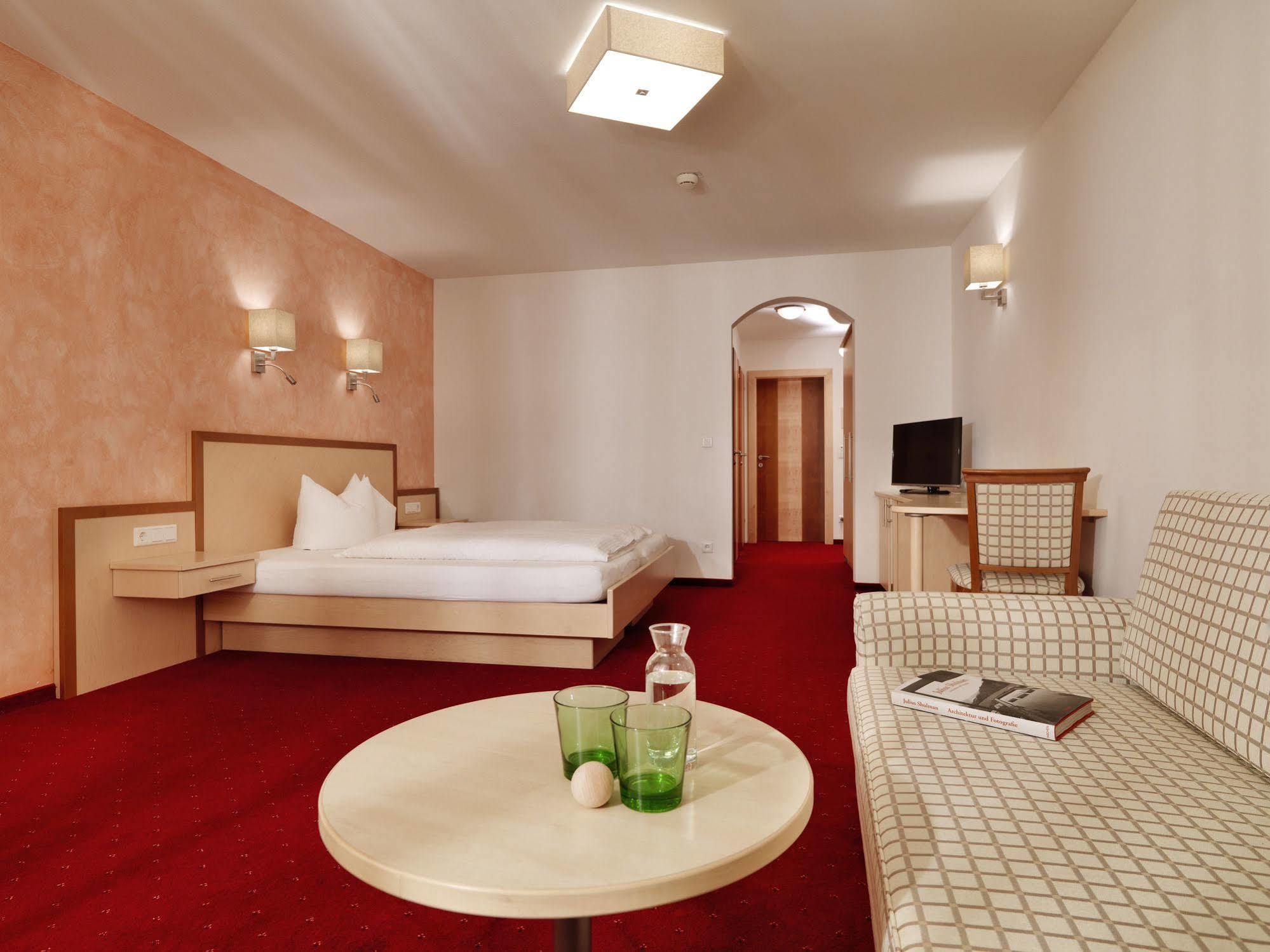 Posthotel Strengen Am Arlberg Ngoại thất bức ảnh